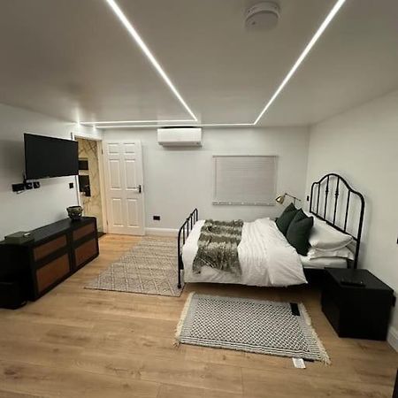 Вилла House Уотфорд Экстерьер фото